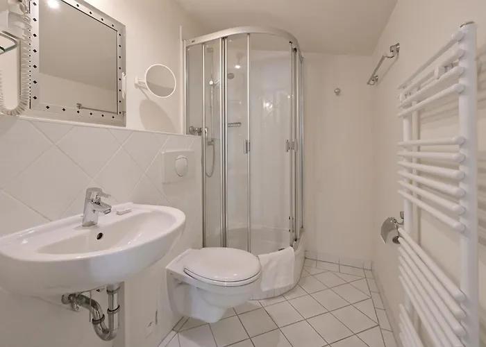 11 Celia Ruegen Apartment *